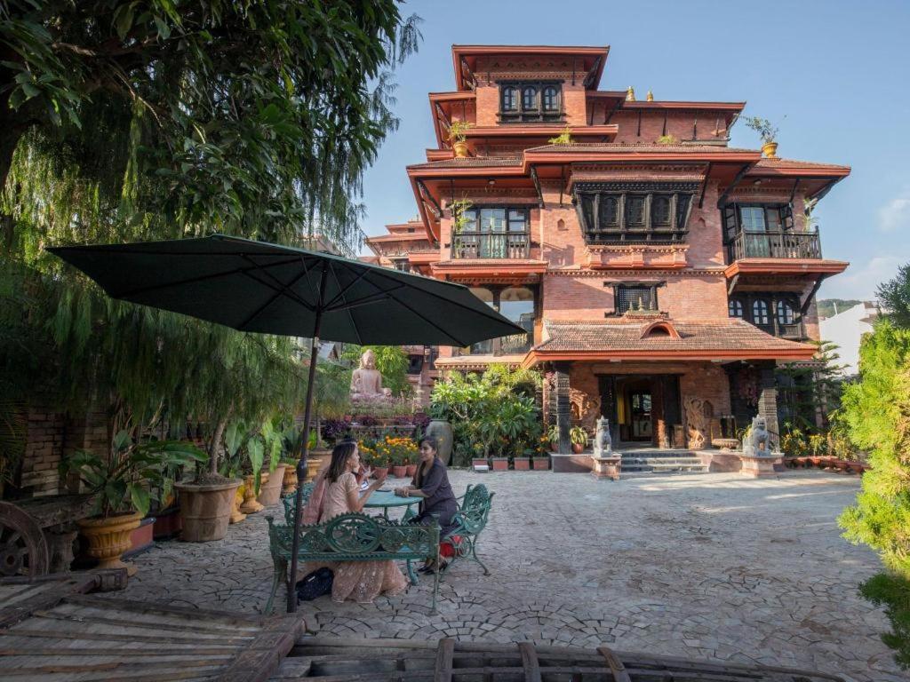 Heritage Hotel Suites&Spa Pokhara Buitenkant foto