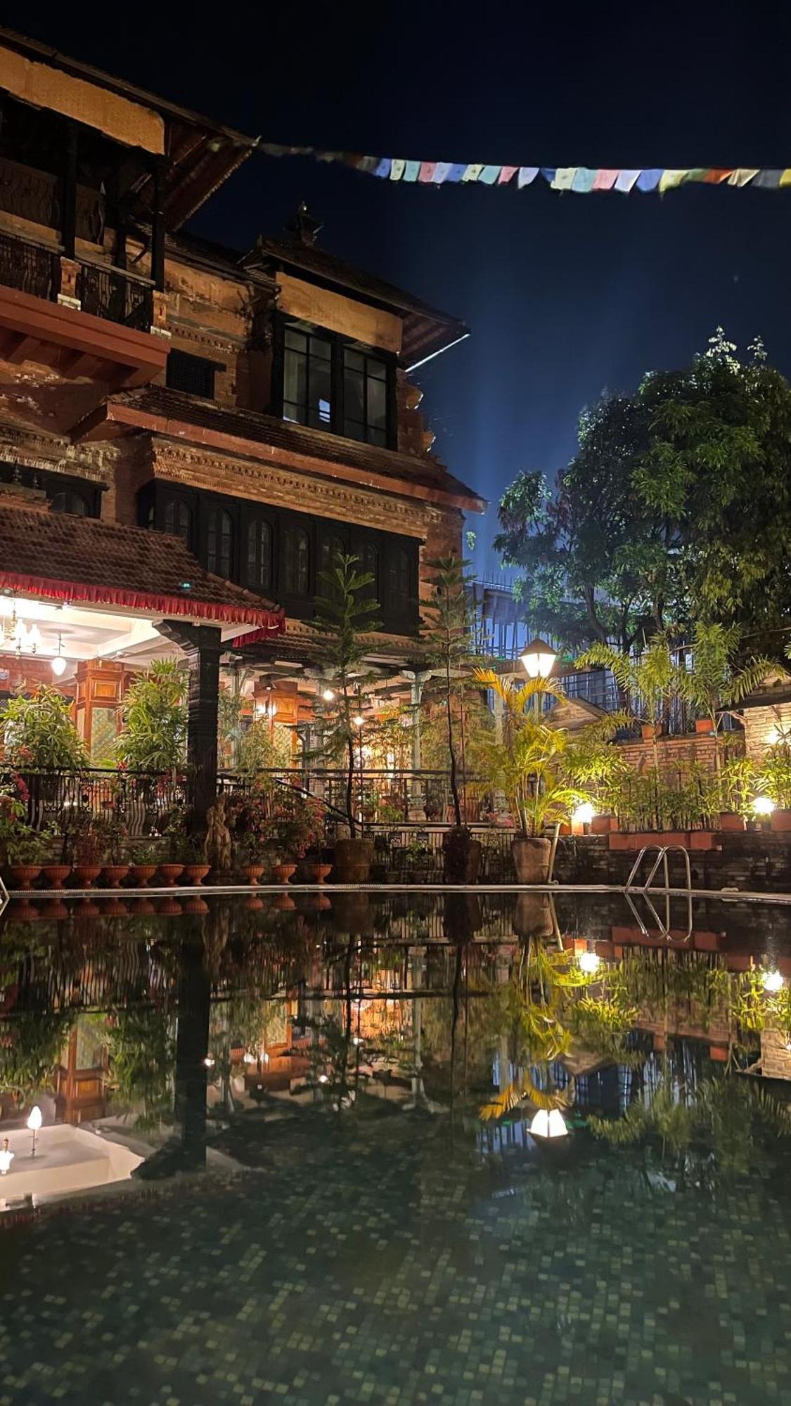 Heritage Hotel Suites&Spa Pokhara Buitenkant foto