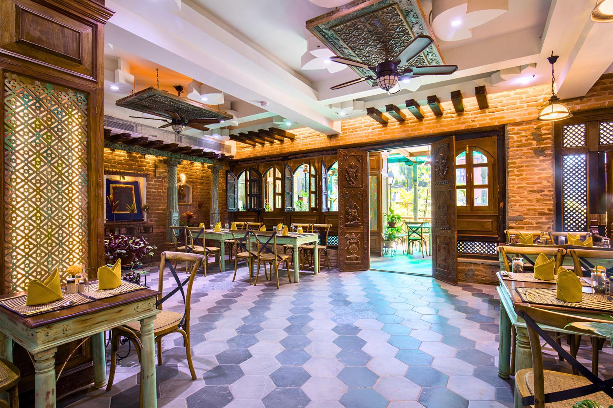 Heritage Hotel Suites&Spa Pokhara Buitenkant foto