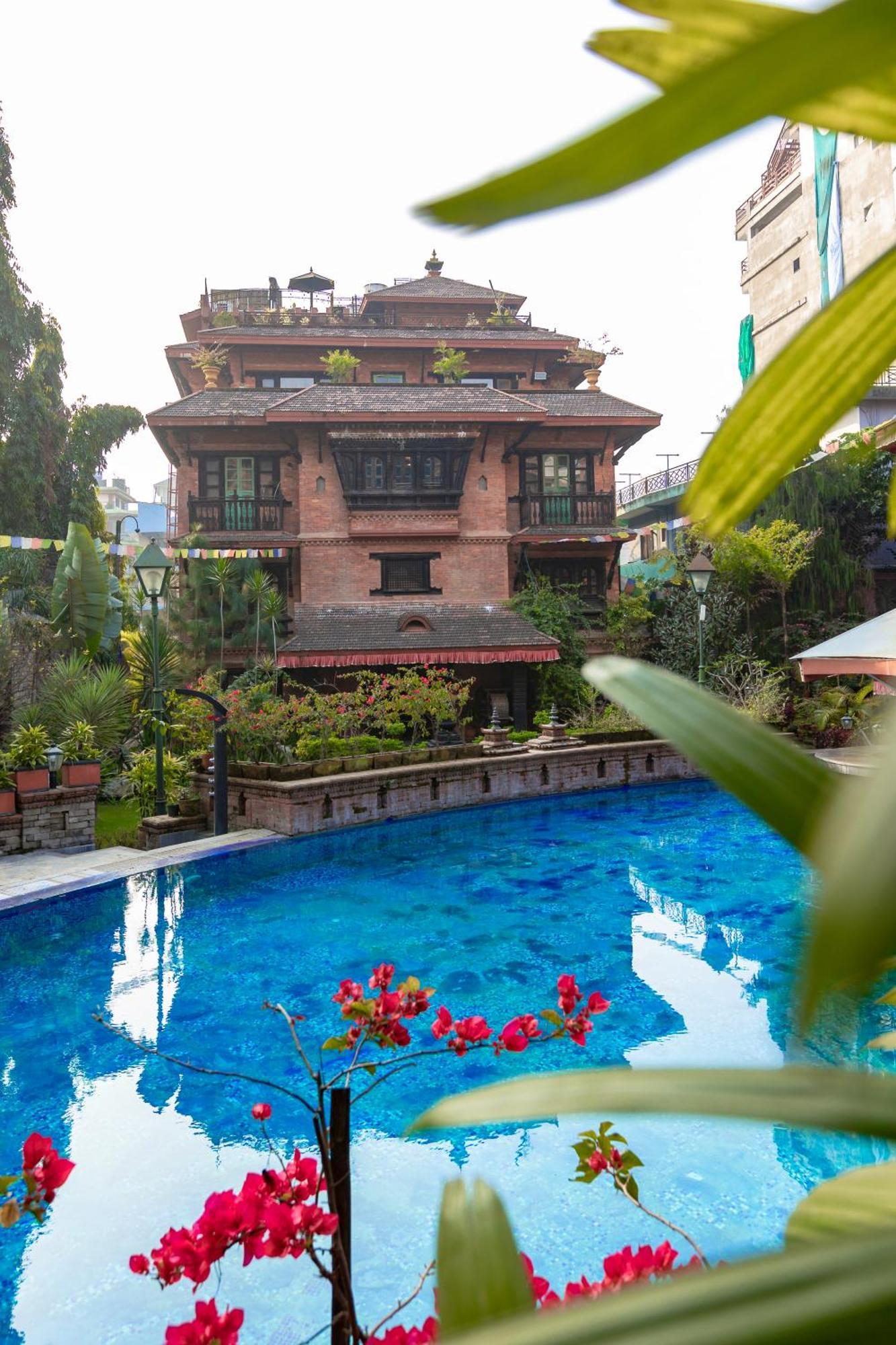 Heritage Hotel Suites&Spa Pokhara Buitenkant foto