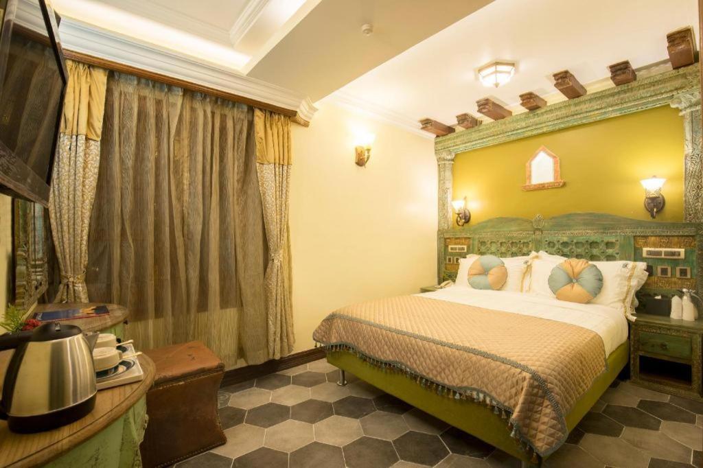 Heritage Hotel Suites&Spa Pokhara Buitenkant foto