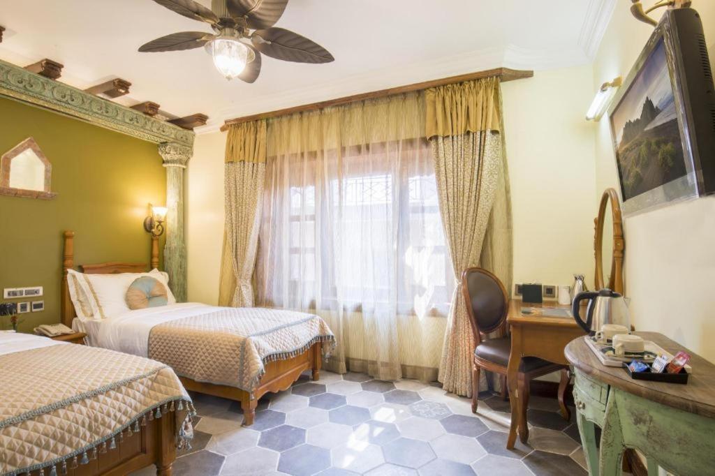 Heritage Hotel Suites&Spa Pokhara Buitenkant foto
