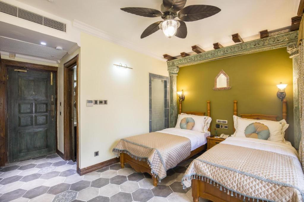 Heritage Hotel Suites&Spa Pokhara Buitenkant foto