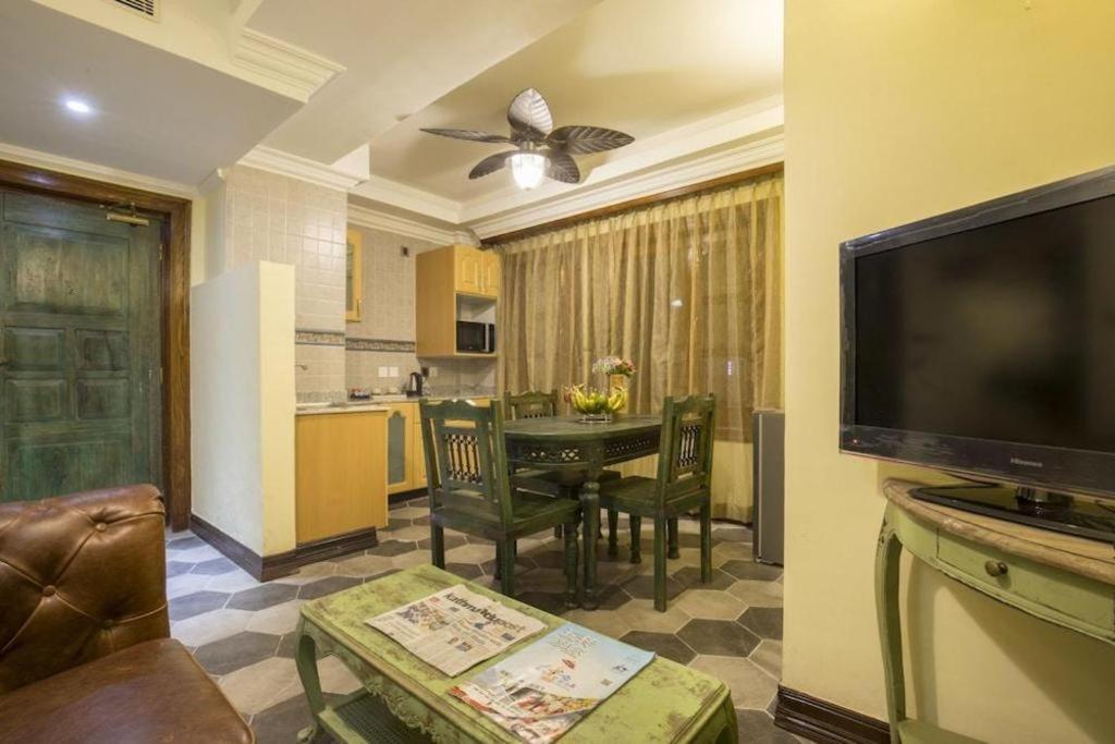 Heritage Hotel Suites&Spa Pokhara Buitenkant foto