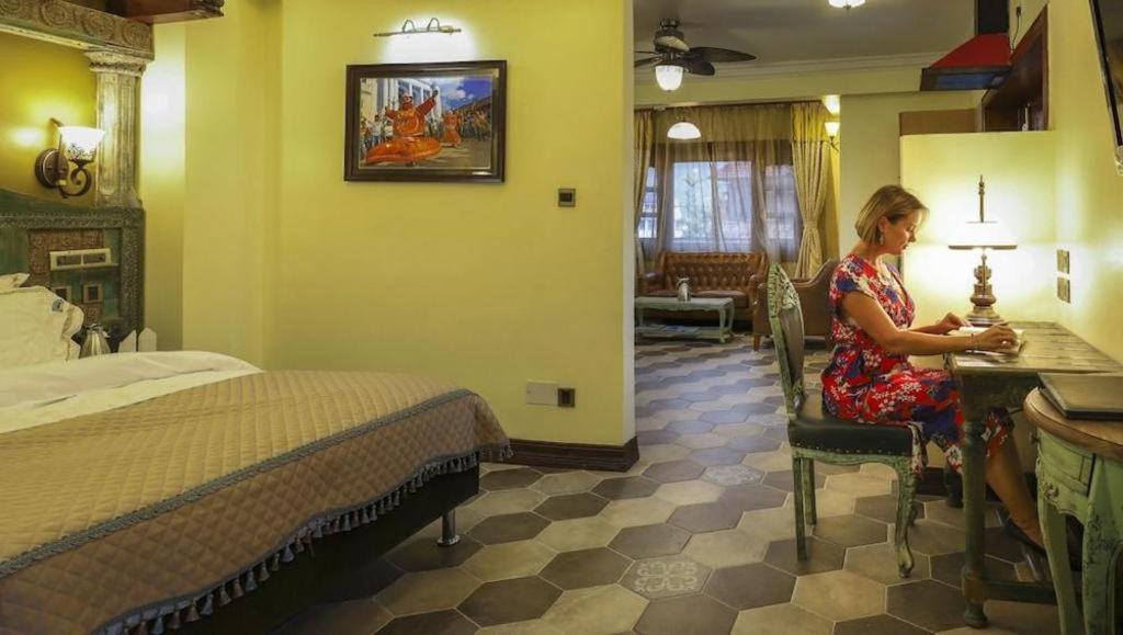 Heritage Hotel Suites&Spa Pokhara Buitenkant foto